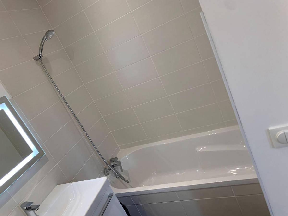 Le Chazottier Apartment Brindas Bagian luar foto