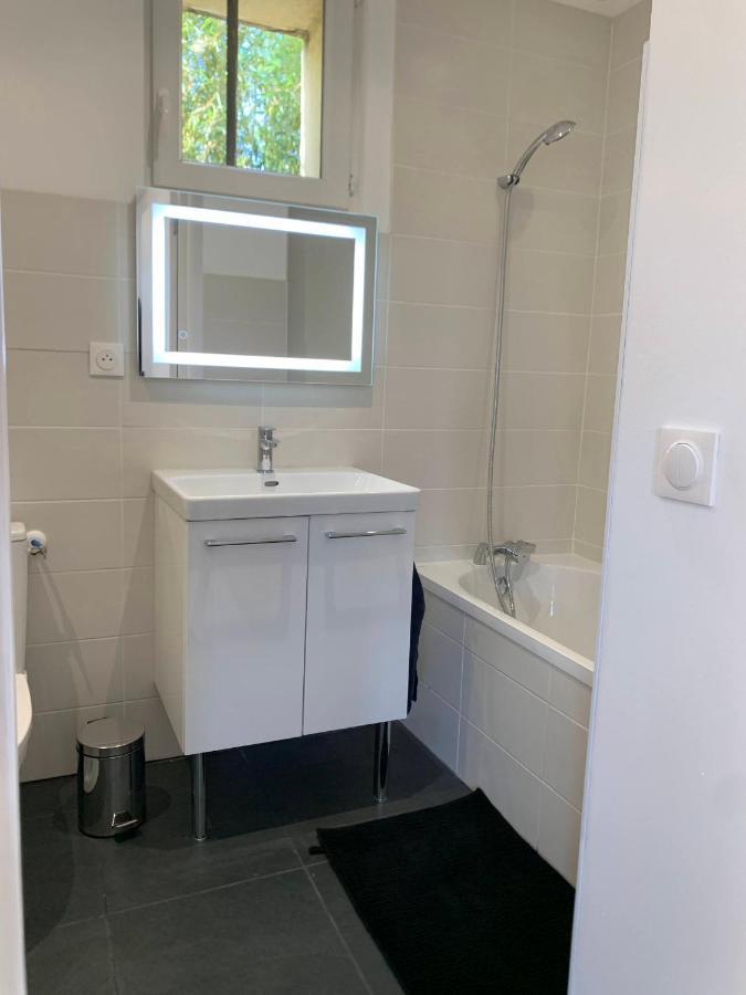 Le Chazottier Apartment Brindas Bagian luar foto
